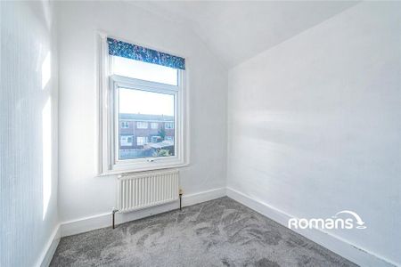 3 bedroom terraced house to rent - Photo 2