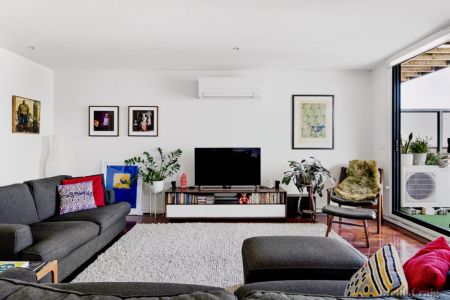 3 Bed, 2 Bath - Photo 2