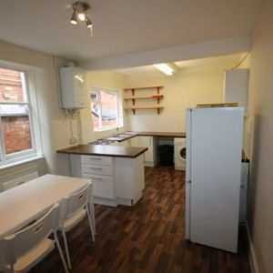 1 Bed - Harrow Road, Leicester, - Photo 2