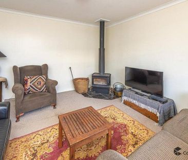 Sunny family home - Photo 4