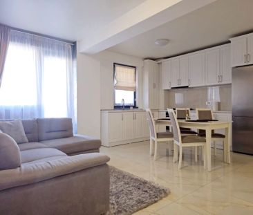 Inchiriere 2 camere Complex Roka, Micro 17 – parcare – 560 euro/luna - Fotografie 6