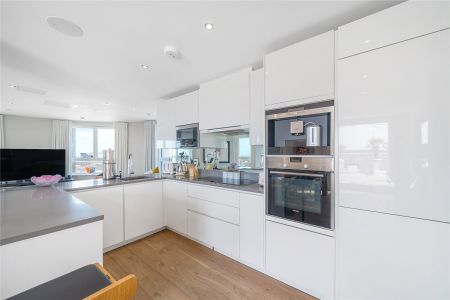 2A St Lukes Avenue, London, SW4 flat - penthouse to rent - Photo 5