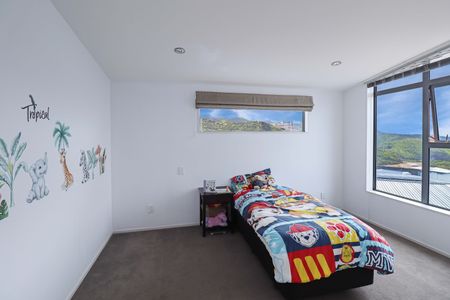 Immaculately presented executive four-bedroom family home - Photo 5