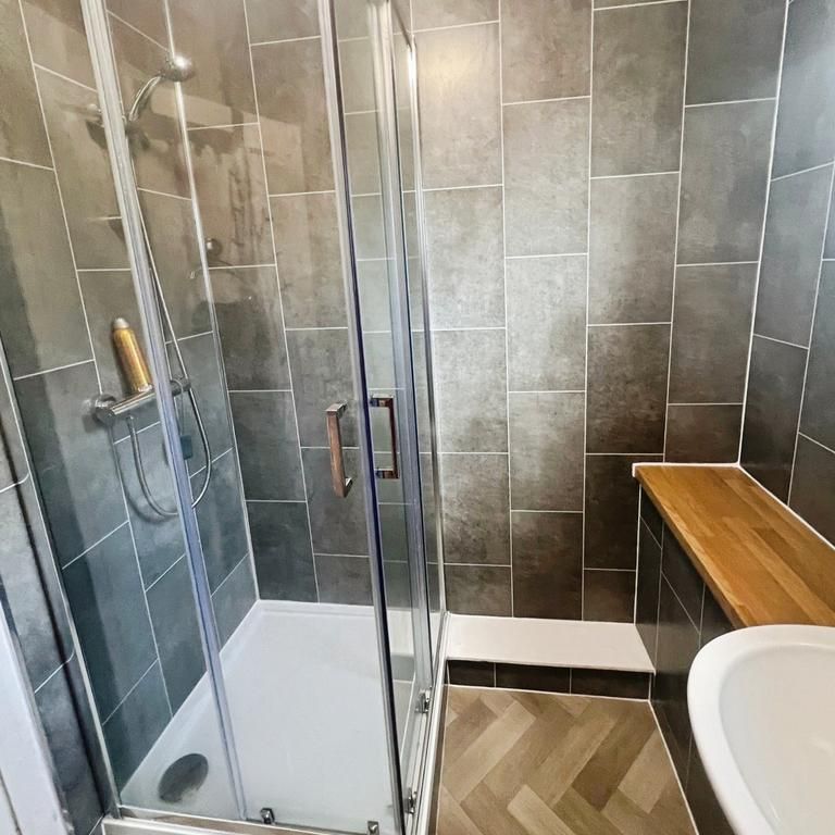 4 bedroom terraced house to rent - Photo 1