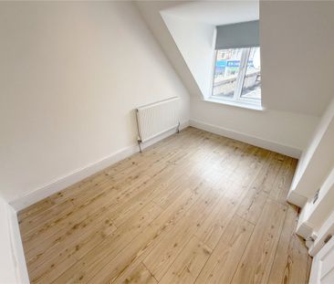 The Broadway, NW7, London - Photo 4