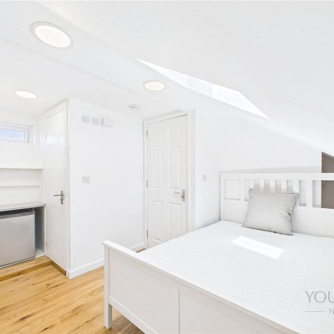 1 bedroom in a house share to rent - Photo 1