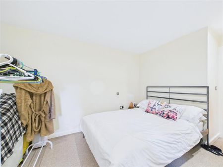 1 bedroom flat to rent - Photo 3