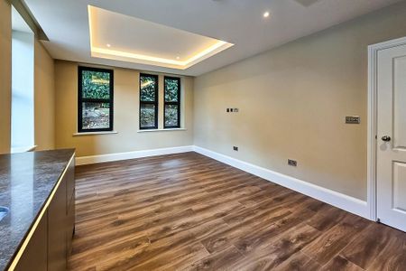 3 bedroom apartment to rent - Photo 4
