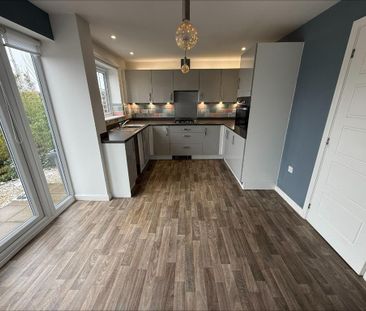 4 bedroom detached house to rent - Photo 5