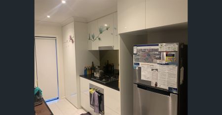 Almost new three bedroom plus study family home - Photo 3