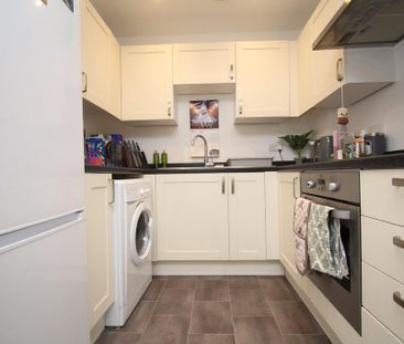 2 bedroom flat to rent - Photo 4