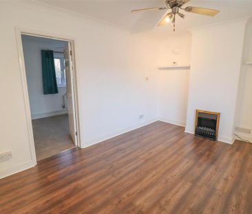 1 bedroom semi-detached bungalow to rent - Photo 1