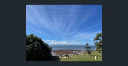 SHORT TERM RENTAL - WATER FRONT - FURNISHED - POOL - Photo 2