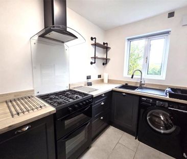 2 bedroom semi-detached house to rent - Photo 2