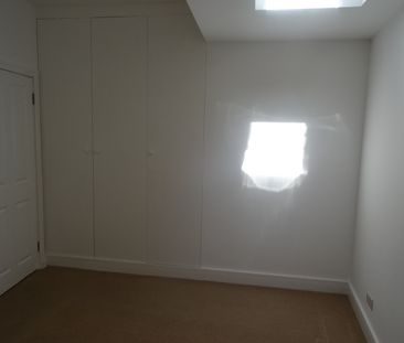 1 Bed Flat, Haydons Road, SW19 - Photo 3