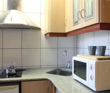 Estudio de alquiler en El Raval - Photo 2