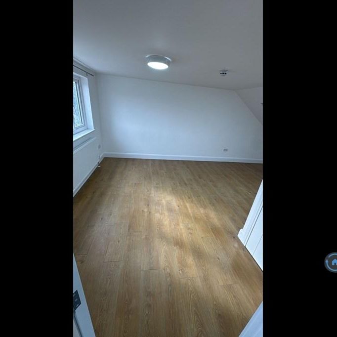 5 bedroom semi-detached house to rent - Photo 1