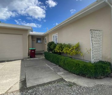 Warm and Spacious - Photo 3