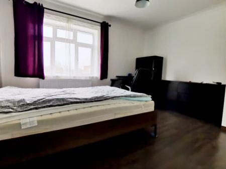 Entire Place·5B3B···Radford Bridge Road Nottingham - Photo 2