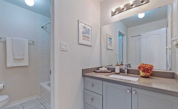 For Lease - 56 Collis Drive, Aurora, Ontario - Photo 1