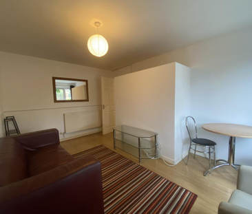 3 bedroom flat to rent - Photo 1