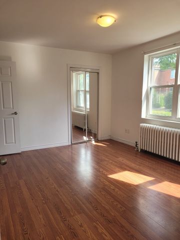 For Lease - 44 Bartonville Avenue Unit# 1, Toronto, Ontario - Photo 4