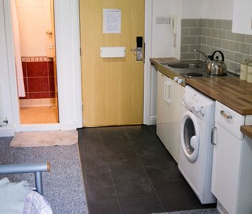 Flat 70, Samara Plaza, LS2 9DU, Leeds - Photo 4