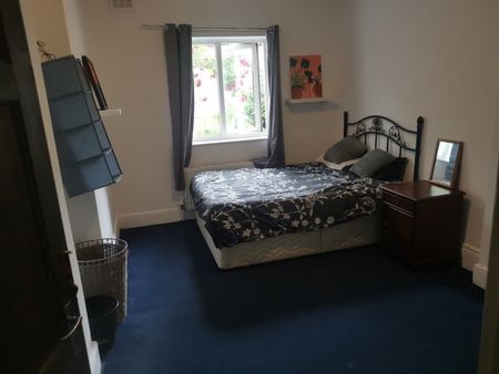 Room in a Shared House, Station Road, NW10 - Photo 3