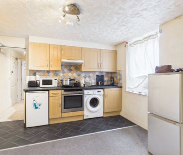 Woodborough Road, Nottingham, Nottinghamshire, NG3 - Photo 4