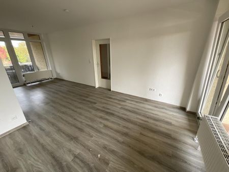 Helle, geräumige 3-ZKB-Balkonwohnung in Heppens zu vermieten! - Photo 2