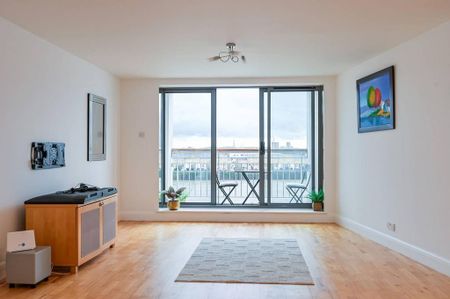 3 bedroom flat to rent - Photo 3