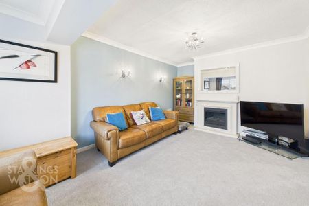 3 bedroom semi-detached bungalow to rent - Photo 2