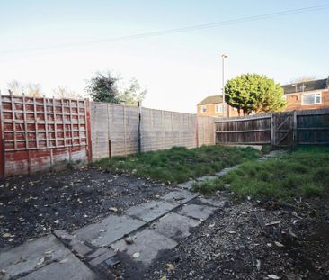 3 bedroom terraced house to rent - Photo 6