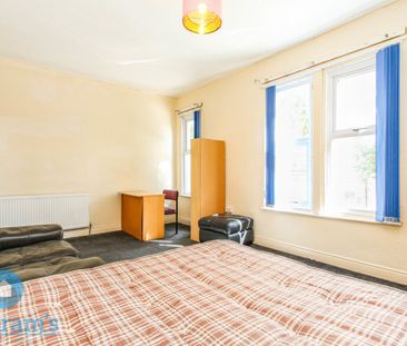 5 bed Semi-Detached House for Rent - Photo 3