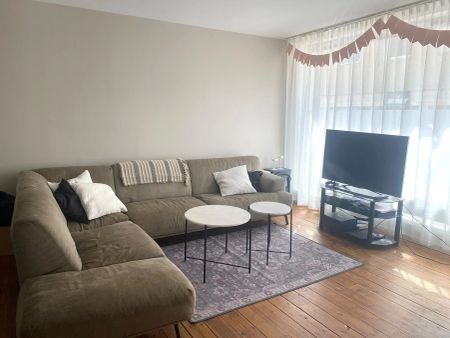 Sala Centrum: Stor fin tvåa en trappa upp - Photo 2