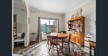 Timeless Home of Comfort - Photo 2