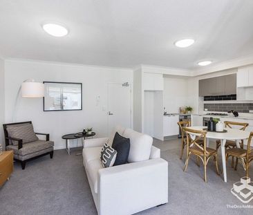 1 Bed, Unbeatable Location, Walking distance to Transport and Shops... - Photo 1