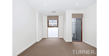 Designer Townhouse in Brompton - Photo 3