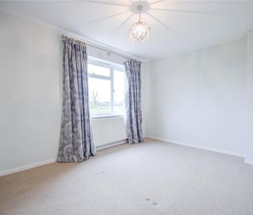 4 bedroom detached house to rent - Photo 4