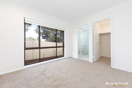 1/8 Gladman Close, Isaacs ACT 2607 - House For Rent | Domain - Photo 2