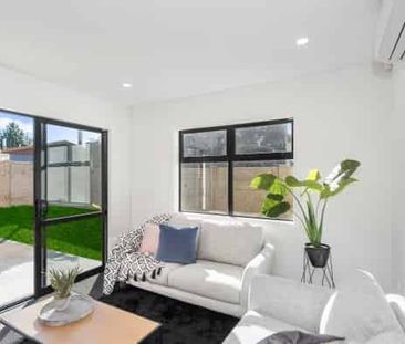 Modern Two-Bedroom Unit – Secure Living in a Handy Location - Close... - Photo 1