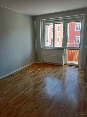 Djurgårdsgatan 33 B - Photo 1