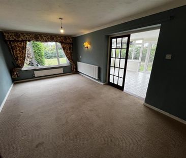 3 bedroom detached bungalow to rent - Photo 2