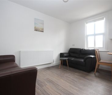 Bickersteth Road, London, SW17 9SH - Photo 2
