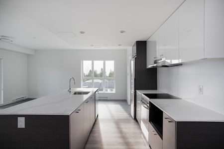 537 Foster Avenue, Coquitlam - Photo 5