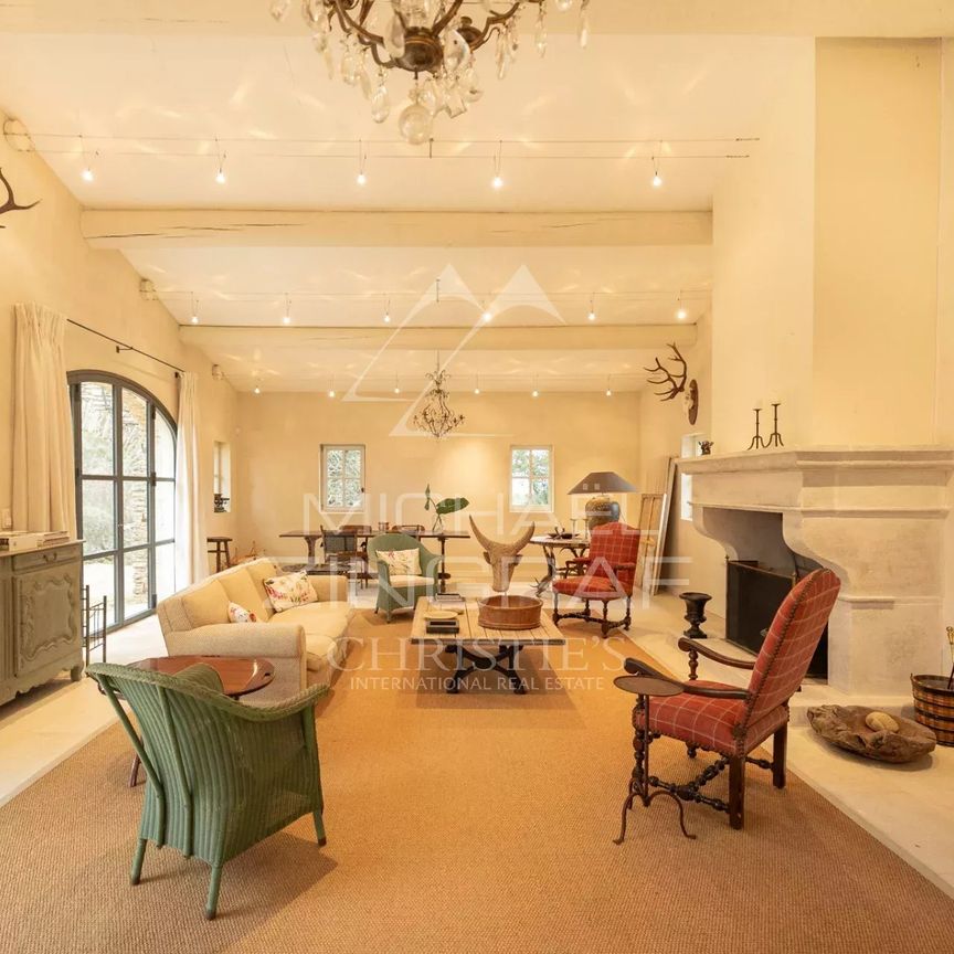 Gordes - Propriété unique dans un environnement exceptionnel - Photo 1