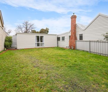 COZY 1 BEDROOM RETREAT! - Photo 6