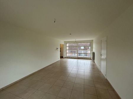 Energiezuinig 2-slpkapp. met staanplaats in centrum Zonhoven - Photo 2