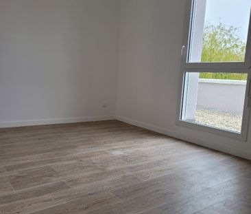 Location Appartement 4 pièces 83m² SECLIN 59113 - Photo 1