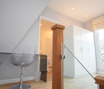 Huntsworth Mews, London, NW1 - Photo 1